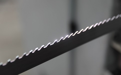 梧州双金属带锯条产生切削噪音的原因具体有哪些？